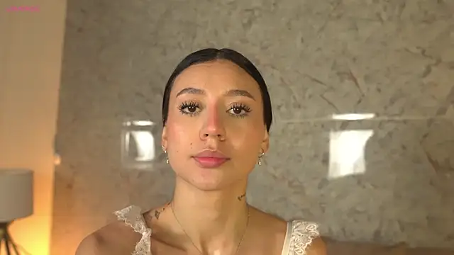 Snapshot of alison222_ chatting on February 5, 2026, 11:37 am alison222 online show from February 5, 2026, 11:37 am