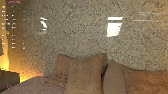 Snapshot of alison222_ chatting on February 22, 2026, 12:58 pm alison222 online show from February 22, 2026, 12:58 pm