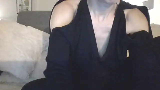 Valentinette online show from March 6, 2026, 9:11 pm