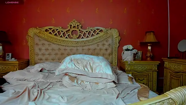 JuliyaMayss online show from June 11, 2026, 2:53 am
