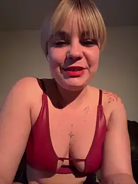 Snapshot of Biana_Fernan chatting on March 26, 2026, 10:04 pm Biana Fernan online show from March 26, 2026, 10:04 pm