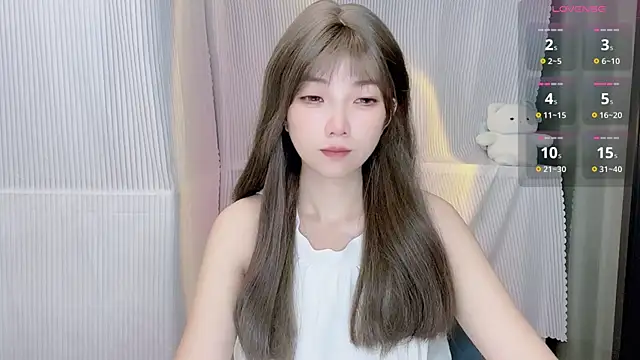 Evelyn-168 online show from October 9, 2025, 1:20 pm