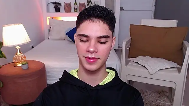 juanes puthee online show from November 15, 2025, 1:07 pm