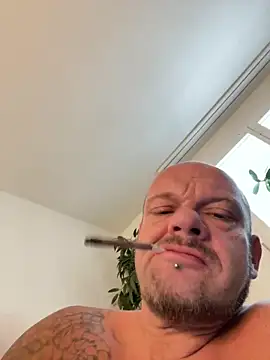 HerrundFrau-M online show from March 8, 2025, 6:54 am