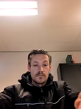 Snapshot of arnoanro chatting on May 8, 2026, 9:25 am arnoanro online show from May 8, 2026, 9:25 am