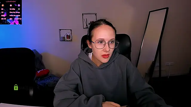 mona cloud online show from September 9, 2025, 10:42 pm