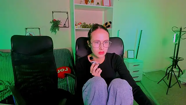 mona cloud online show from October 5, 2025, 11:35 pm