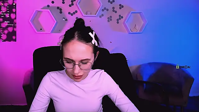 mona cloud online show from December 1, 2025, 1:10 am