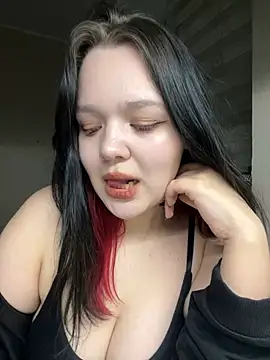 Snapshot of Viella_Rosewood chatting on March 17, 2025, 8:51 pm Viella Rosewood online show from March 17, 2025, 8:51 pm