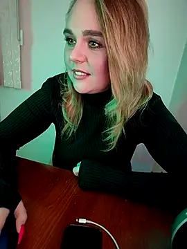 Juicy PeachLux online show from March 12, 2025, 7:59 pm