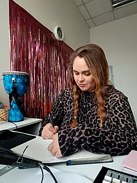 Juicy PeachLux online show from November 27, 2025, 6:48 am