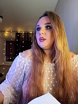 Juicy PeachLux online show from December 18, 2025, 5:08 pm