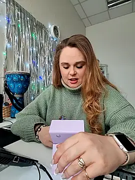 Juicy PeachLux online show from January 17, 2026, 7:13 am