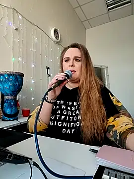 Juicy PeachLux online show from February 13, 2026, 7:37 am