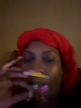 Dymmmm online show from November 4, 2025, 10:53 pm