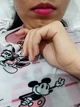 saraaxx1 online show from February 19, 2026, 8:49 pm