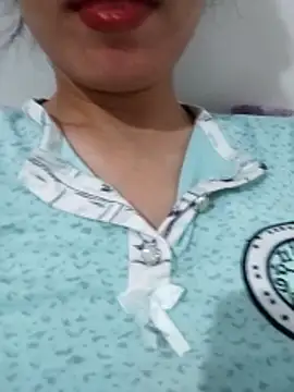 saraaxx1 online show from April 30, 2026, 2:23 pm