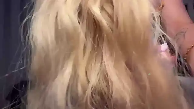 AngelBarbie  online show from November 16, 2025, 6:13 pm