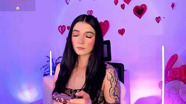 Snapshot of Hi_Soyfer chatting on February 7, 2026, 11:19 pm Hi Soyfer online show from February 7, 2026, 11:19 pm