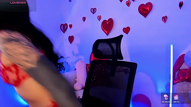 Snapshot of Hi_Soyfer chatting on February 13, 2026, 6:59 pm Hi Soyfer online show from February 13, 2026, 6:59 pm