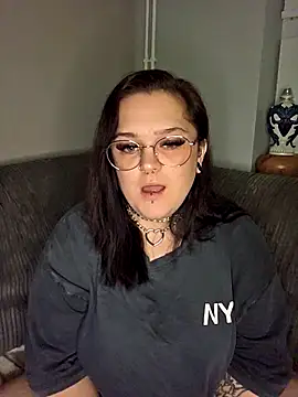 Saucy-Serenity online show from October 16, 2025, 7:26 pm