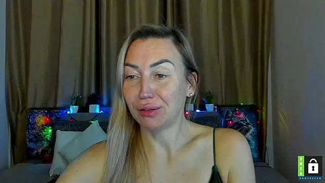 Kiss julli88I online show from December 13, 2025, 7:53 pm