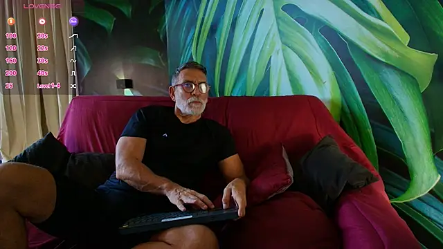 LukeCrews online show from September 9, 2025, 5:23 pm