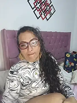 Snapshot of AlessandraLeroy chatting on February 6, 2026, 2:38 am AlessandraLeroy online show from February 6, 2026, 2:38 am