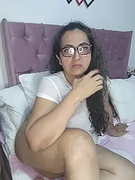 Snapshot of AlessandraLeroy chatting on February 8, 2026, 2:59 am AlessandraLeroy online show from February 8, 2026, 2:59 am