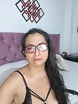 Snapshot of AlessandraLeroy chatting on February 22, 2026, 2:13 am AlessandraLeroy online show from February 22, 2026, 2:13 am