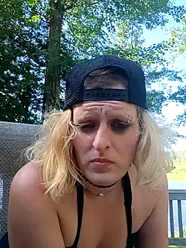 KITTYBOOBOOFUXX online show from July 13, 2026, 9:39 pm