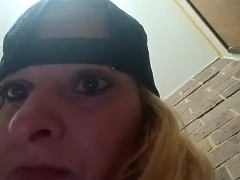 KITTYBOOBOOFUXX online show from July 21, 2026, 10:50 am