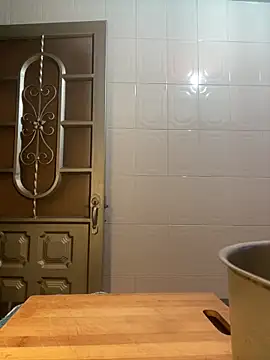 Luna-nevada online show from April 17, 2026, 11:41 pm