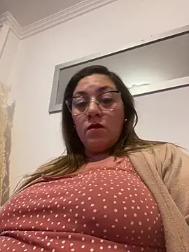 Snapshot of Luna-nevada chatting on May 6, 2026, 10:59 pm Luna-nevada online show from May 6, 2026, 10:59 pm
