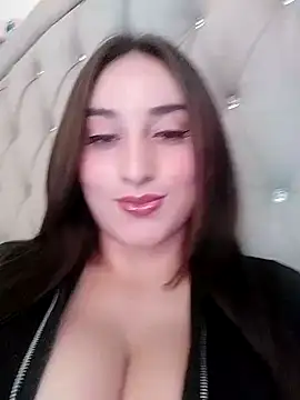 KARINA FLOWER  online show from September 18, 2025, 8:11 pm