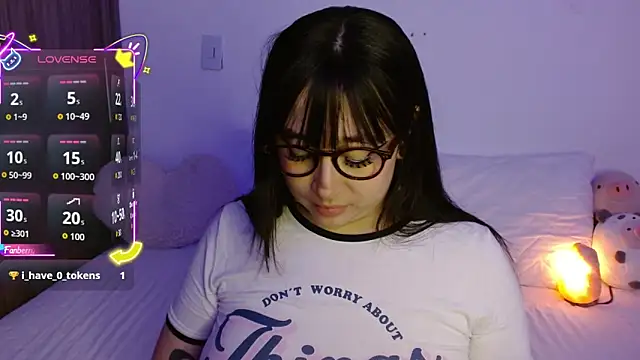 Snapshot of Oliviargf chatting on October 2, 2025, 12:28 am Oliviargf online show from October 2, 2025, 12:28 am