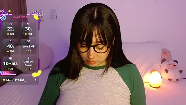 Snapshot of Oliviargf chatting on October 6, 2025, 12:30 am Oliviargf online show from October 6, 2025, 12:30 am