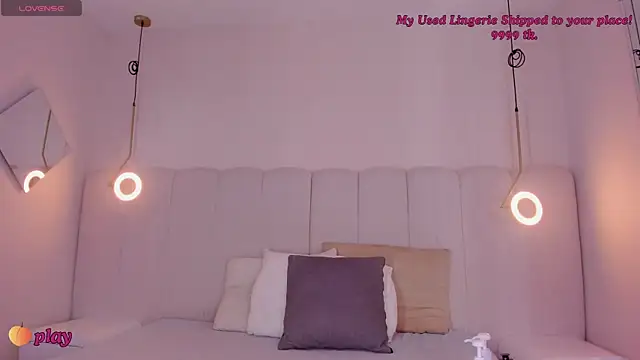 Snapshot of riri_candy chatting on March 30, 2026, 4:02 am riri candy online show from March 30, 2026, 4:02 am