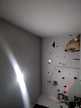 esmeralda jadees online show from December 2, 2025, 8:59 pm