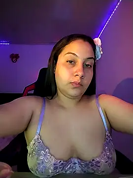 esmeralda jadees online show from February 27, 2026, 9:37 pm