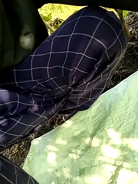 himvilohi08 online show from November 13, 2025, 3:27 am