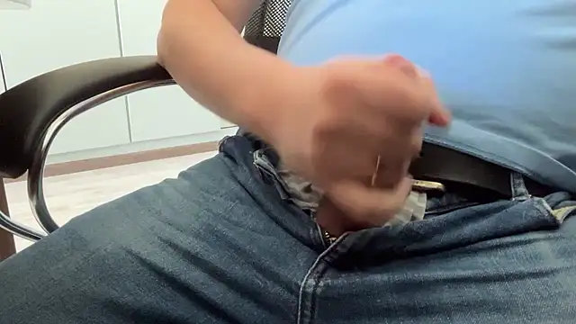 Artur17cmm online show from March 18, 2025, 7:08 am