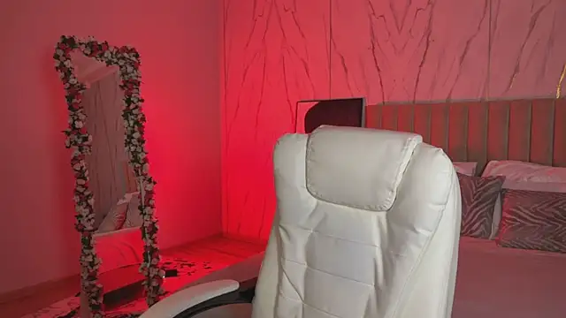 Snapshot of _Vikky_Moon_ chatting on November 29, 2025, 12:57 am Vikky Moon online show from November 29, 2025, 12:57 am