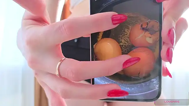 Kira mindnes online show from March 22, 2026, 6:17 am