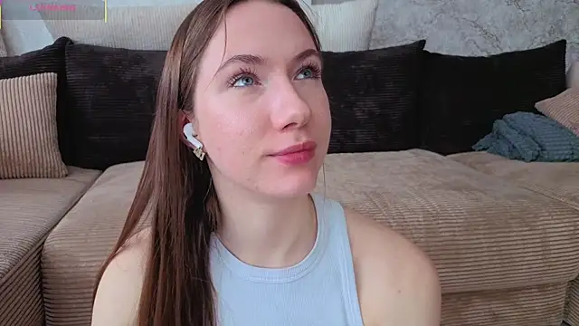 Kira mindnes online show from April 24, 2026, 6:16 am