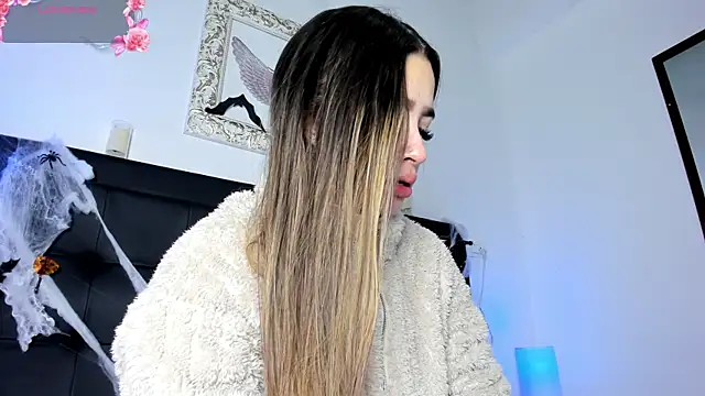 Lola Blondie online show from October 11, 2025, 12:15 pm