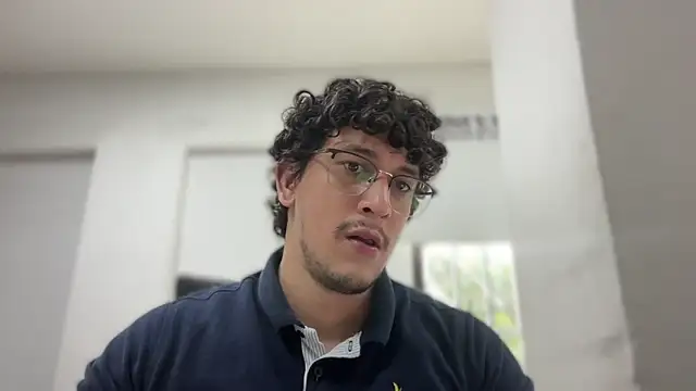 chicoinhibido online show from December 19, 2025, 8:05 pm