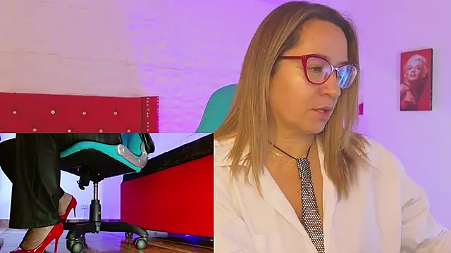 Snapshot of weet_Evans___ chatting on October 19, 2025, 3:07 am weet Evans online show from October 19, 2025, 3:07 am