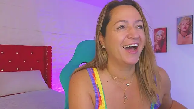 Snapshot of weet_Evans___ chatting on October 22, 2025, 4:13 am weet Evans online show from October 22, 2025, 4:13 am