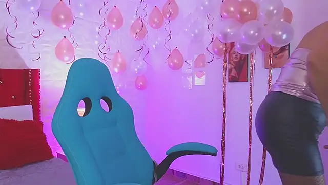 Snapshot of weet_Evans___ chatting on November 16, 2025, 4:18 am weet Evans online show from November 16, 2025, 4:18 am